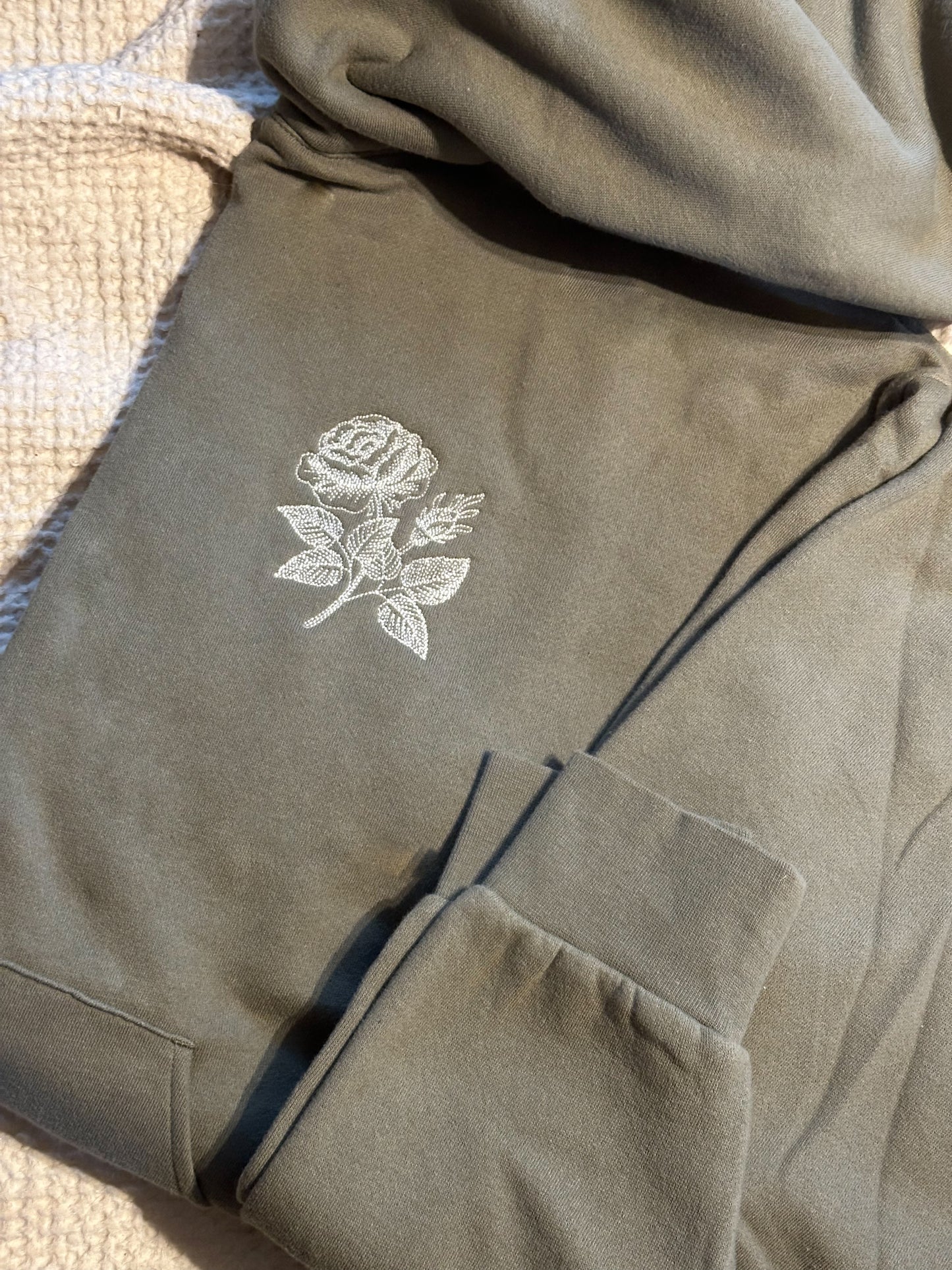 Flower  Embroidered Sweatshirt